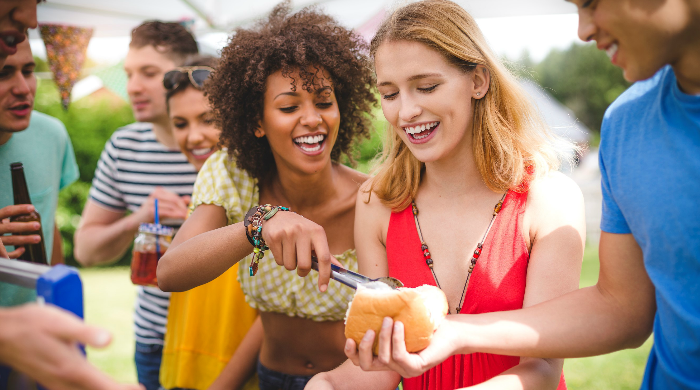 5 Outdoor Party Tips for Unforgettable Summer Gatherings