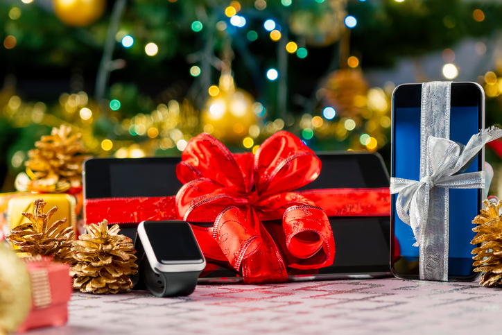 Gift Guide: 9 of the Hottest Tech Gifts of 2016