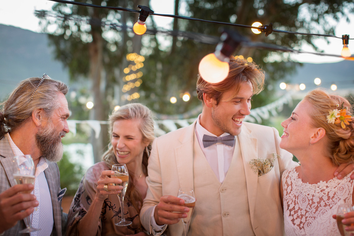 Cute Alternatives to the Standard Wedding Cocktail Hour