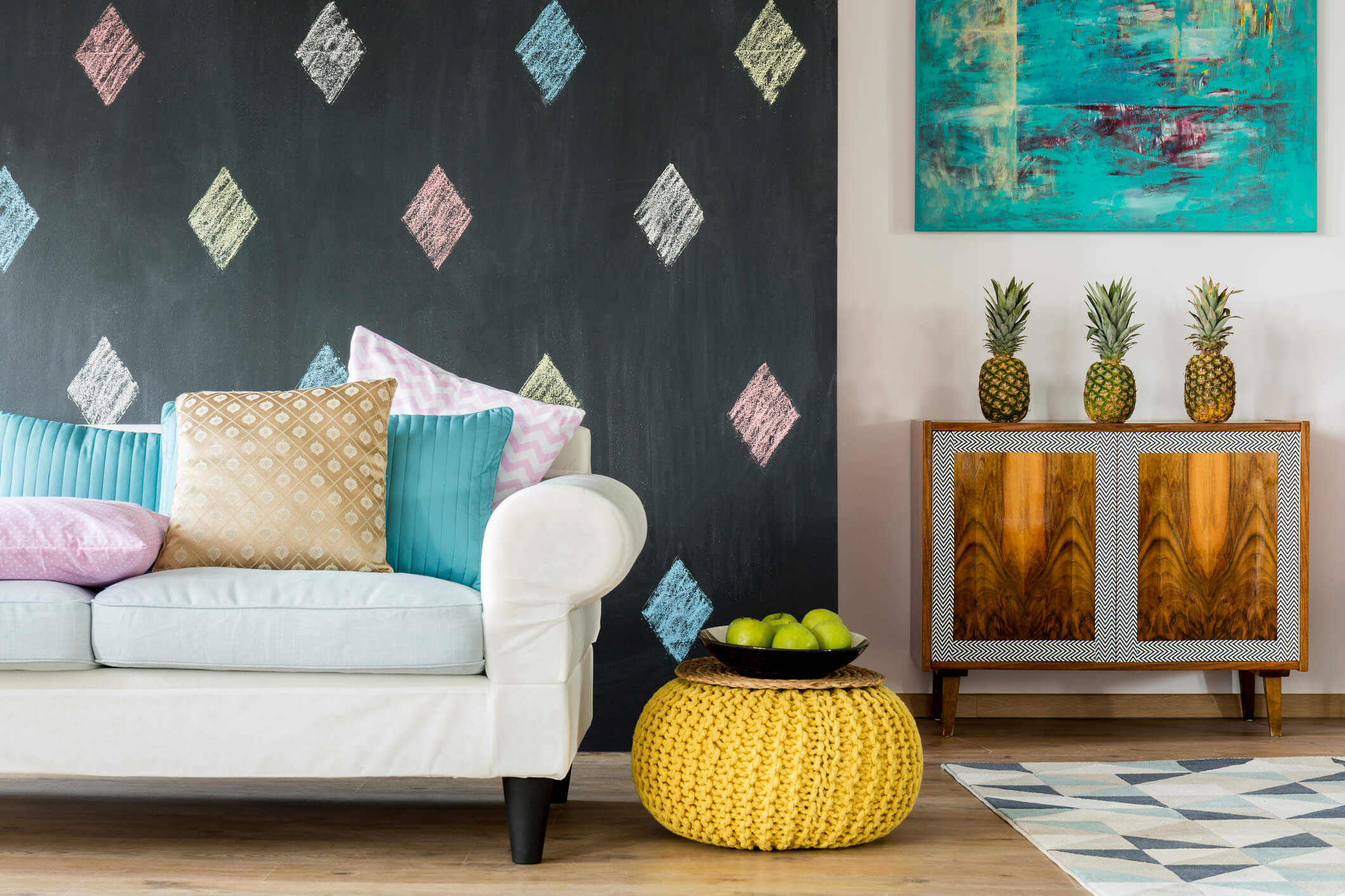 How to Add Summer Spice to Your Living Room