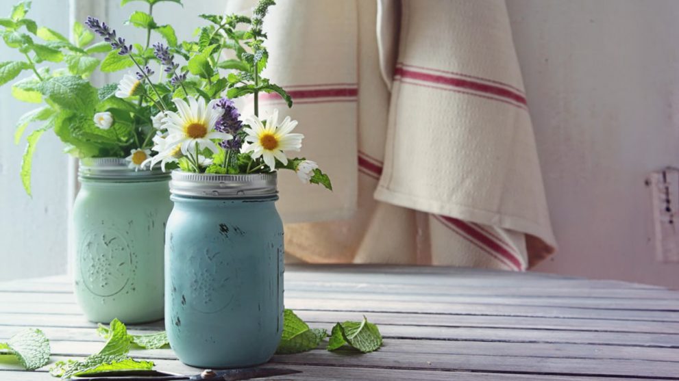 5 Ways to Incorporate Spring Trends Into Your Home Decor