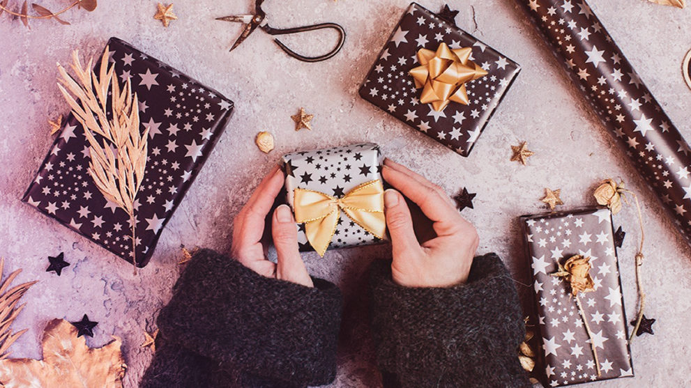 8 Well-Received Gifts to Have on Hand for the Holidays
