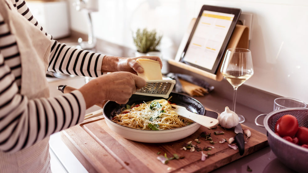 Premade Meal Delivery Kits: Comparing 6 Services to Find the Best Option For You