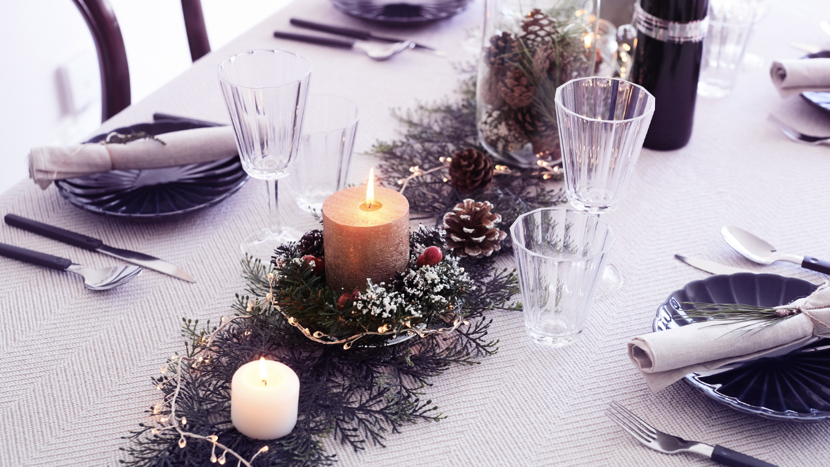 Dinner place settings