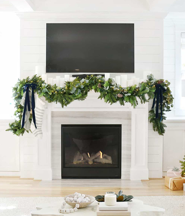 Mantel Christmas Garland