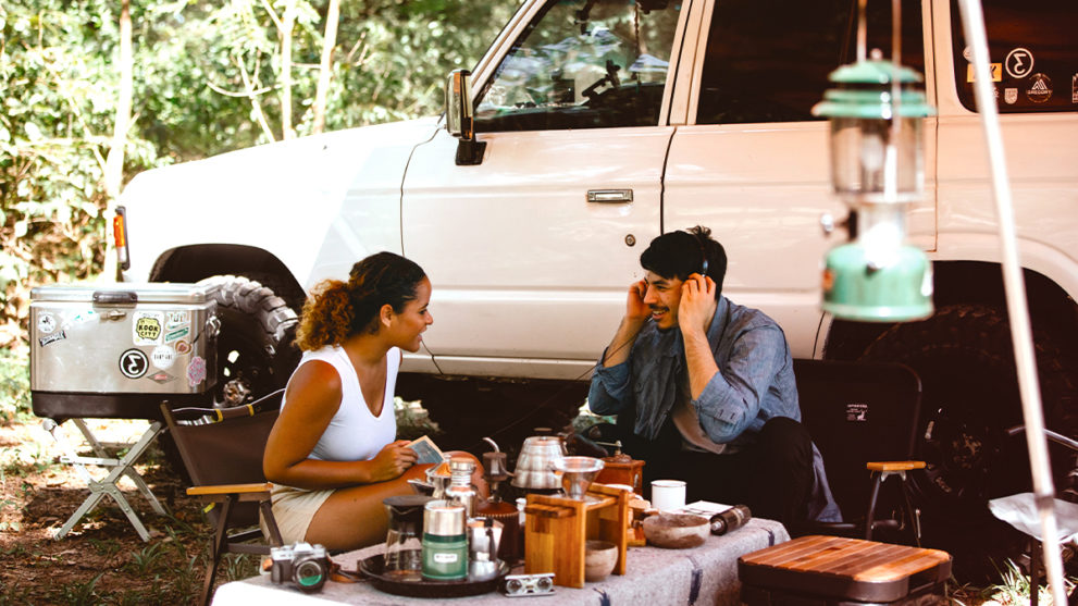 Camping Guide for Couples: 7 Essentials You Need to Pack